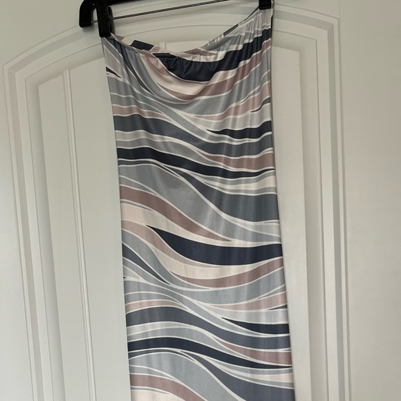 BooHoo Marble Print Bandeu Ring Detail Midaxi Dress - Picture 9 of 12